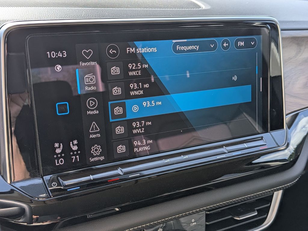 Thumbnail: 2025 Volkswagen Atlas - 16