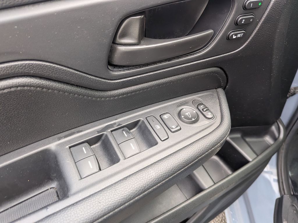 Thumbnail: 2025 Honda Odyssey - 13