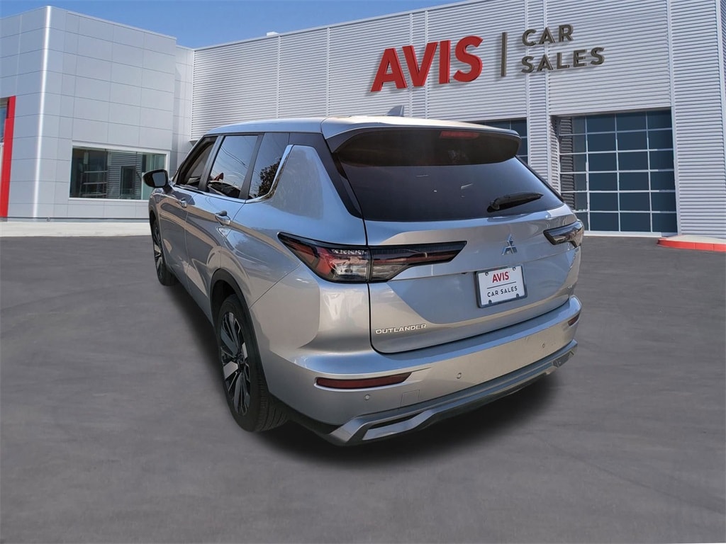 Thumbnail: 2025 Mitsubishi Outlander - 9
