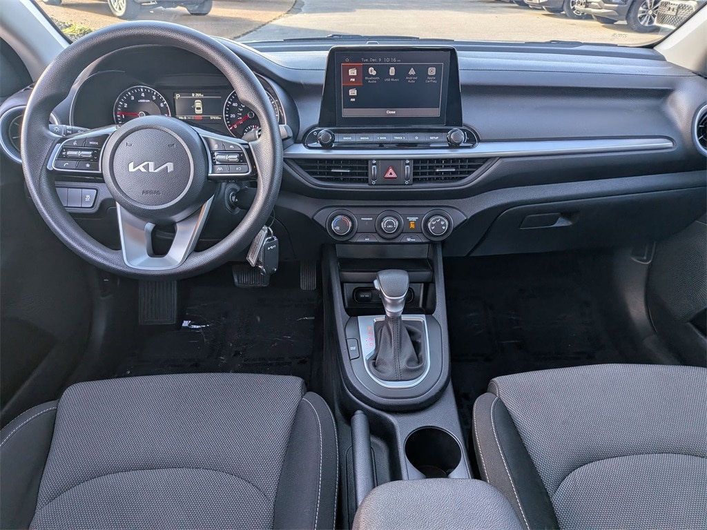 Thumbnail: 2024 Kia Forte - 25