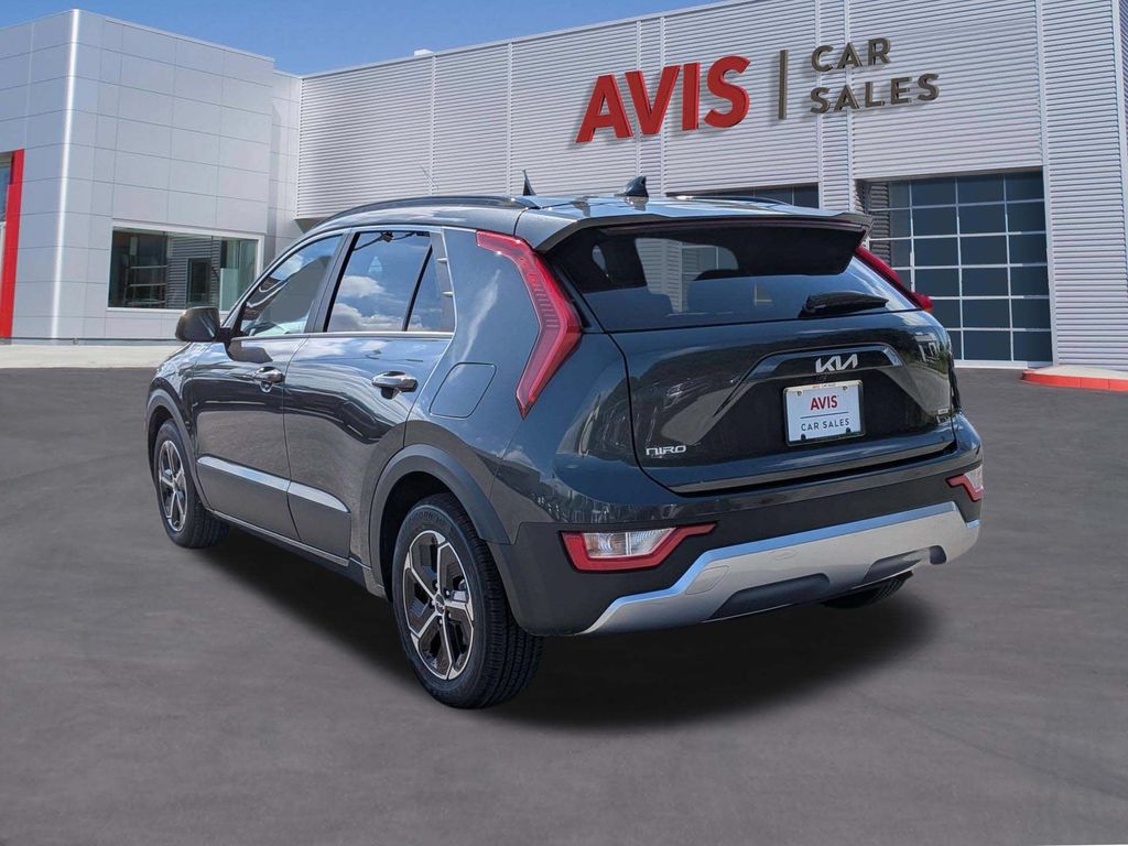 Thumbnail: 2025 Kia Niro - 9