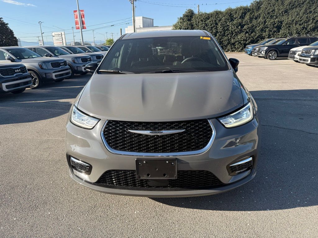 Thumbnail: 2025 Chrysler Pacifica - 1