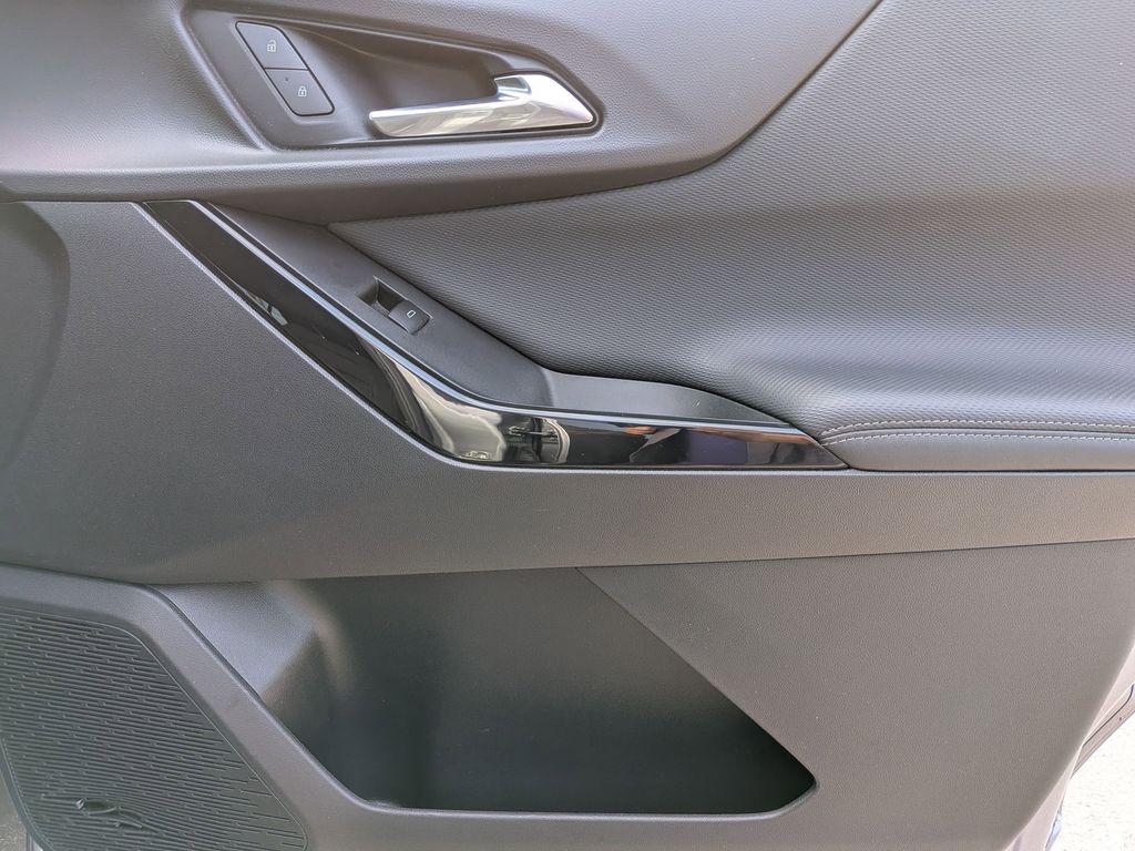 Thumbnail: 2025 Chevrolet Equinox - 30