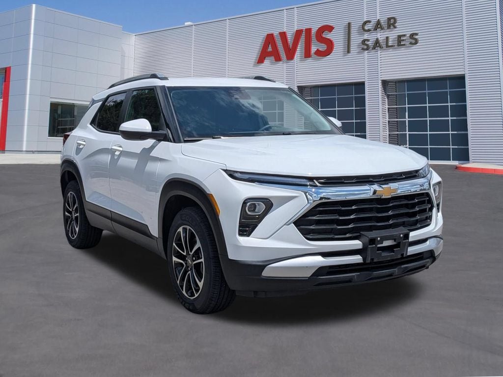 Thumbnail: 2025 Chevrolet TrailBlazer - 3