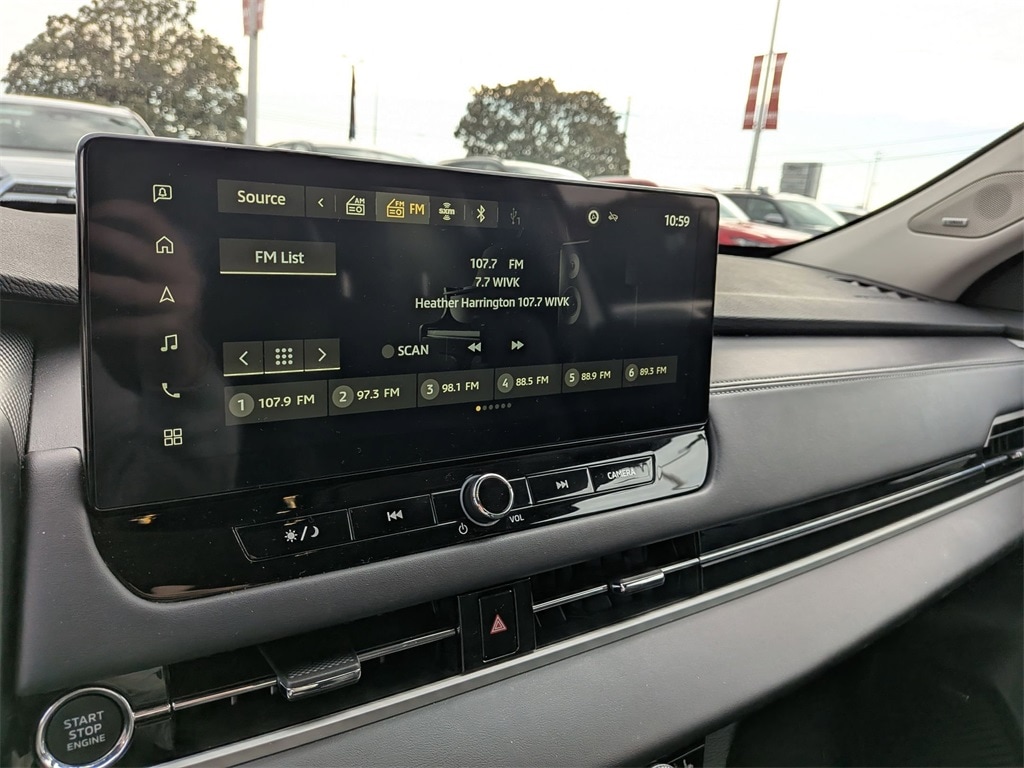 Thumbnail: 2025 Mitsubishi Outlander - 17