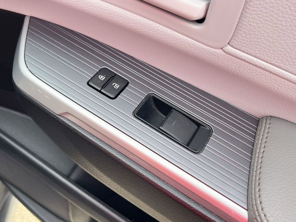 Thumbnail: 2025 Toyota Sienna - 34