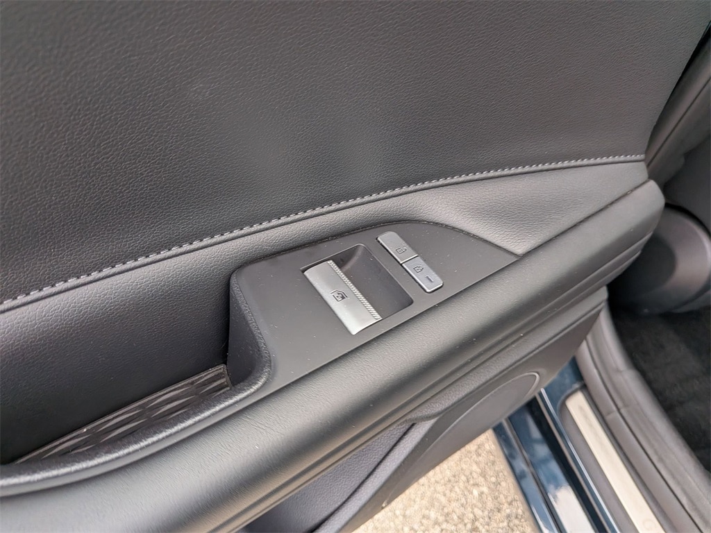 Thumbnail: 2023 Genesis G80 - 26