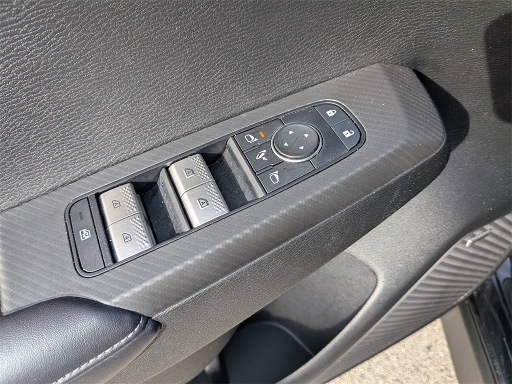 Thumbnail: 2025 Mitsubishi Outlander - 13