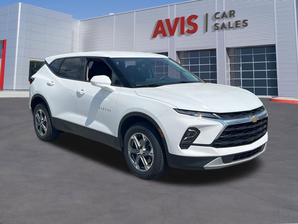 Thumbnail: 2025 Chevrolet Blazer - 3