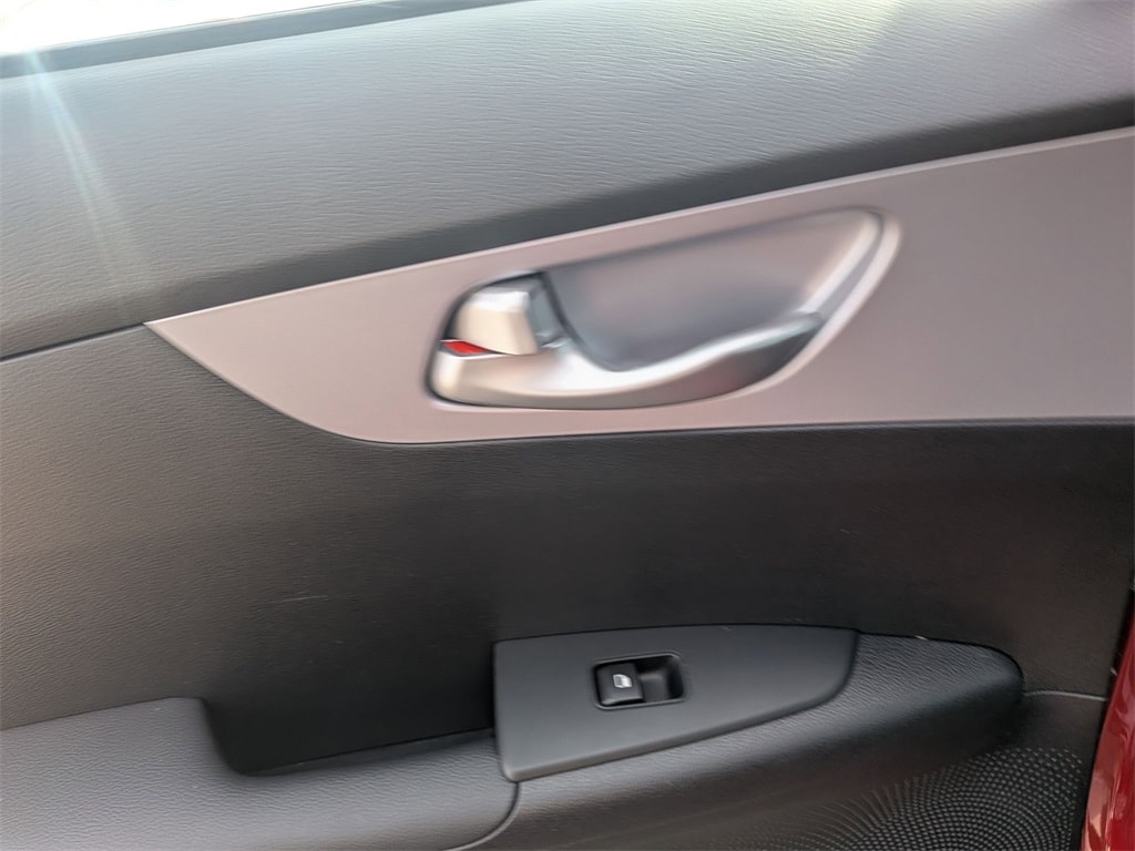 Thumbnail: 2024 Kia Forte - 24