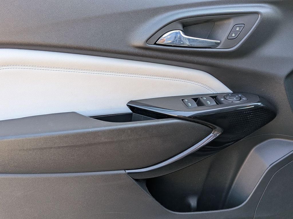 Thumbnail: 2025 Chevrolet Trax - 11