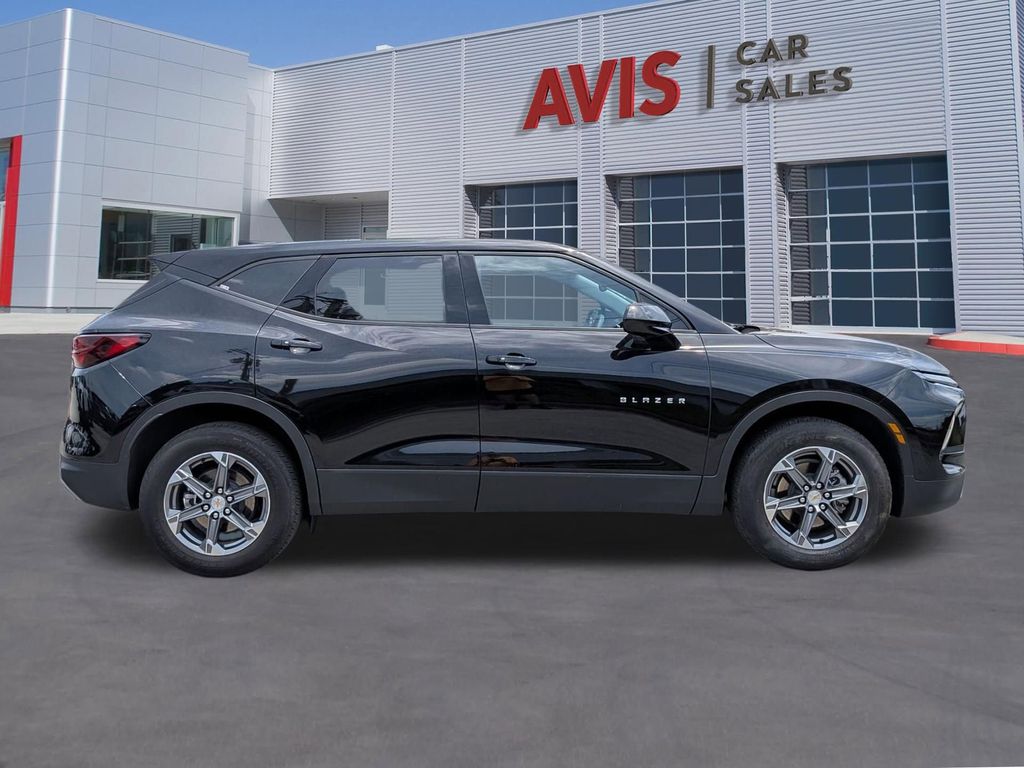 Thumbnail: 2025 Chevrolet Blazer - 5