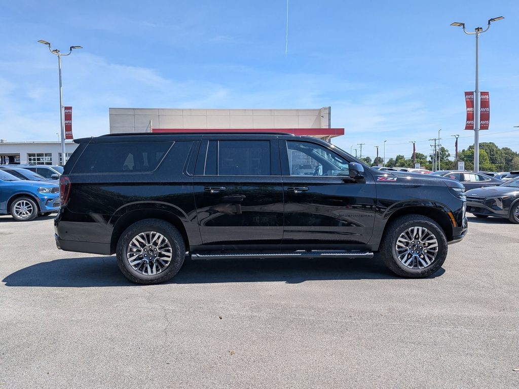 Thumbnail: 2025 Chevrolet Suburban - 4