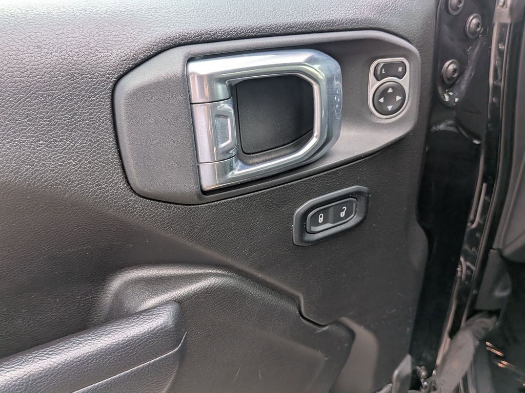 Thumbnail: 2025 Jeep Wrangler - 13