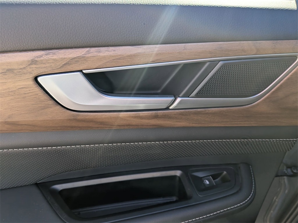 Thumbnail: 2025 Volkswagen Atlas - 26