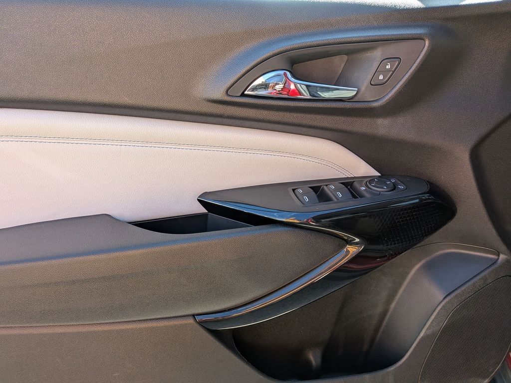 Thumbnail: 2025 Chevrolet Trax - 13