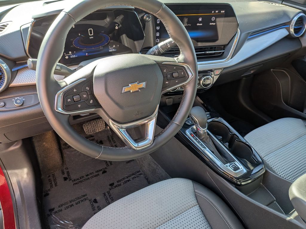 Thumbnail: 2025 Chevrolet Trax - 11