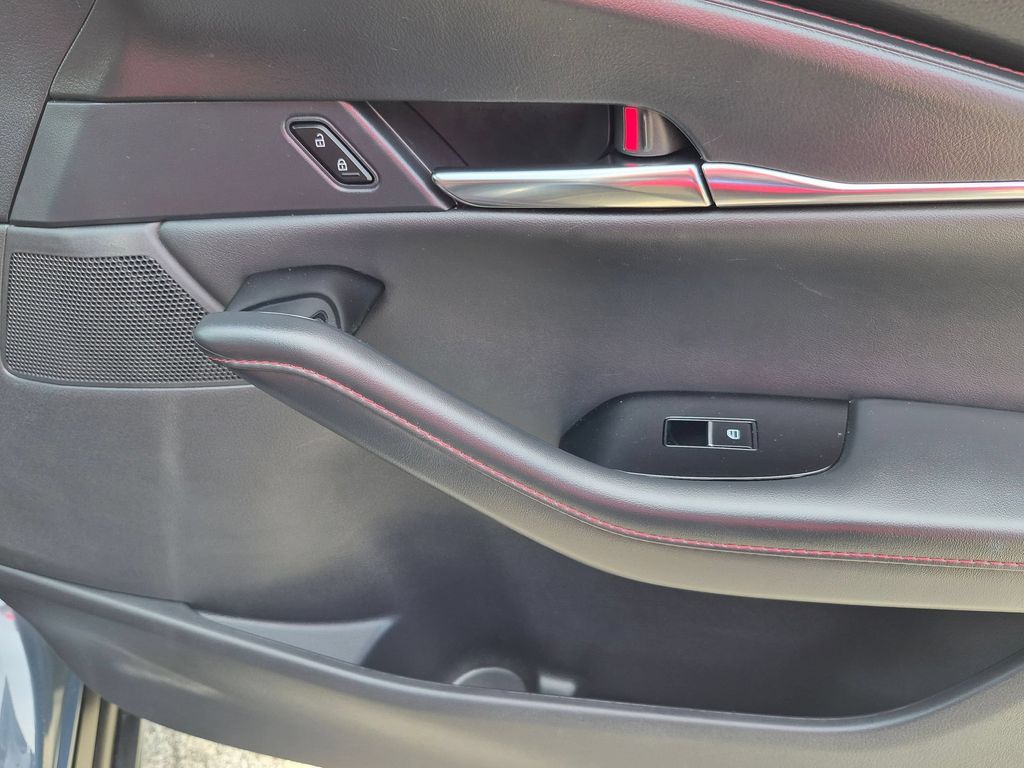 2025 Mazda CX-30 Carbon Edition - Photo 35
