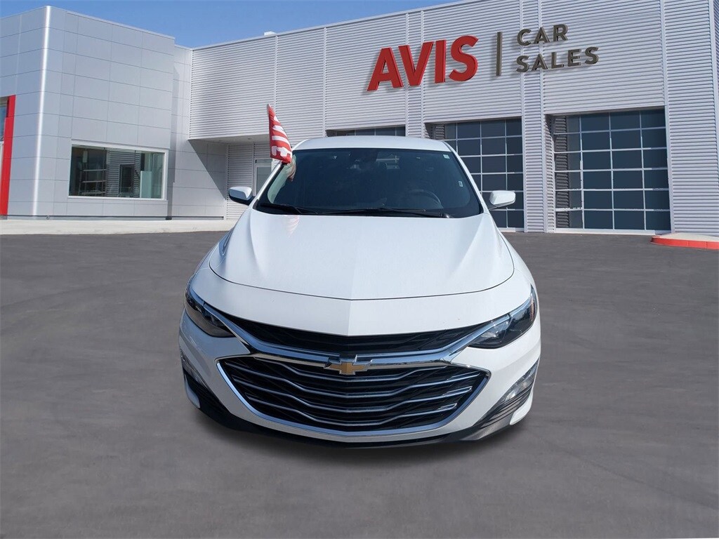 2024 Chevrolet Malibu 1LT photo 2