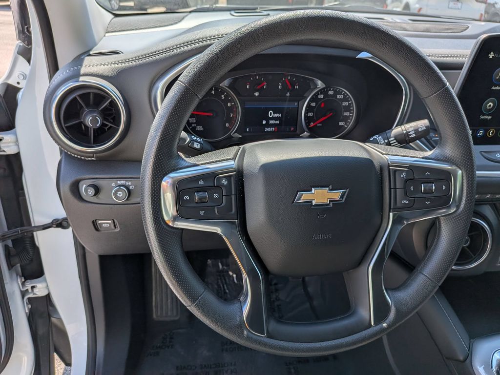 Thumbnail: 2025 Chevrolet Blazer - 22