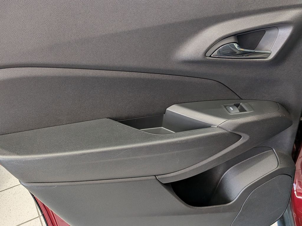 Thumbnail: 2025 Chevrolet Trax - 20