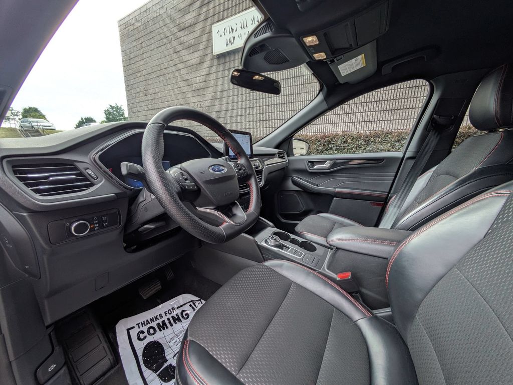 2025 Ford Escape ST-Line - Photo 15