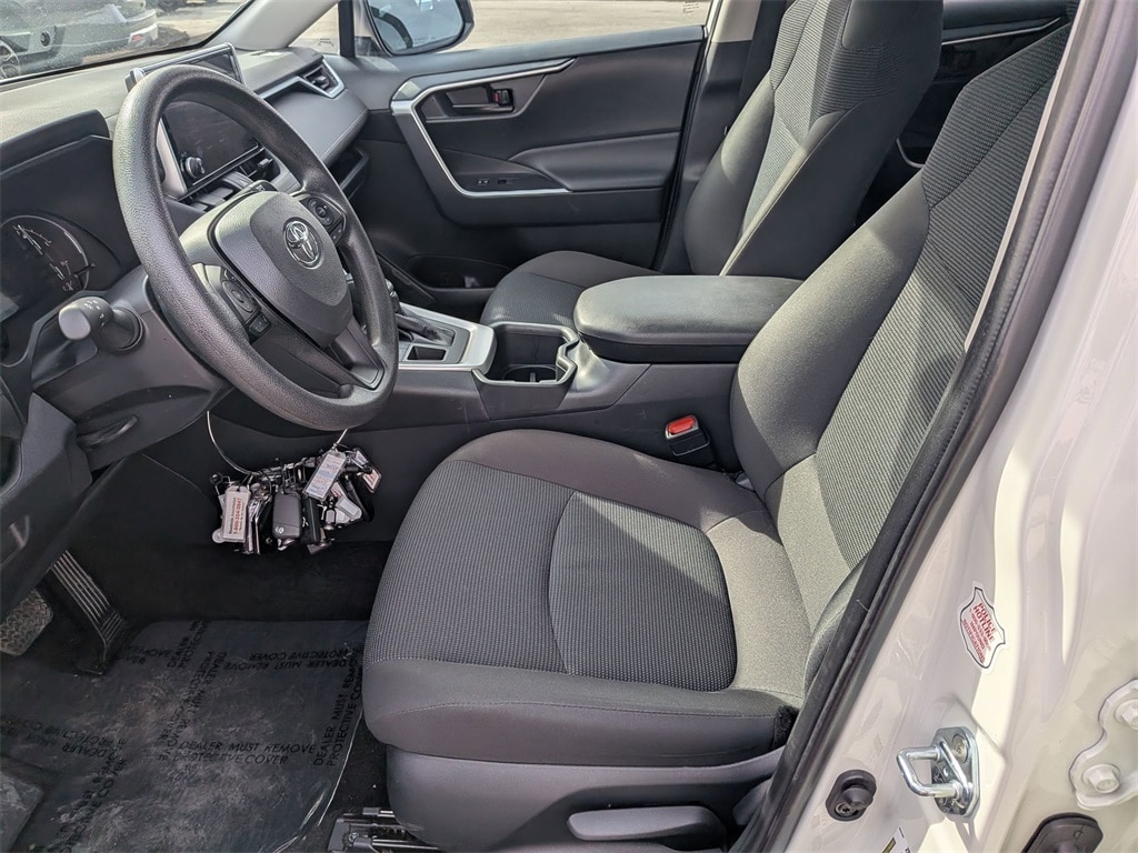 Thumbnail: 2025 Toyota RAV4 - 22