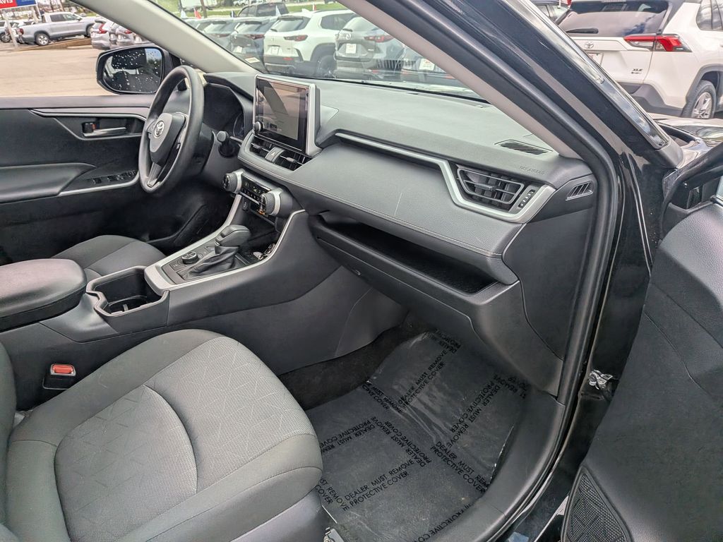 Thumbnail: 2025 Toyota RAV4 - 27