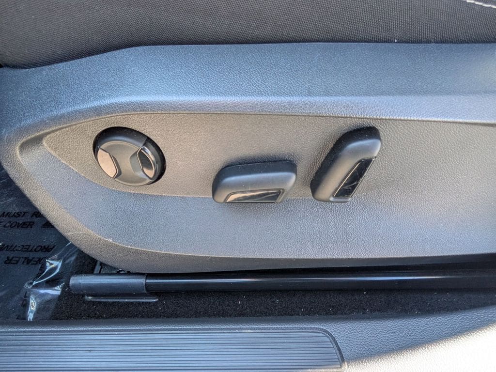 Thumbnail: 2025 Volkswagen Taos - 11