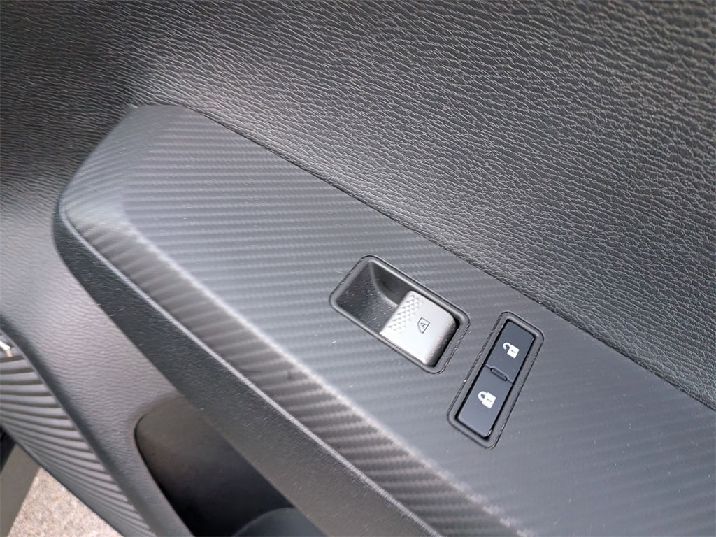 Thumbnail: 2025 Mitsubishi Outlander - 29