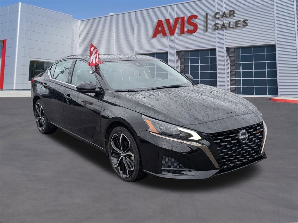 2025 Nissan Altima 2.5 SR photo 2