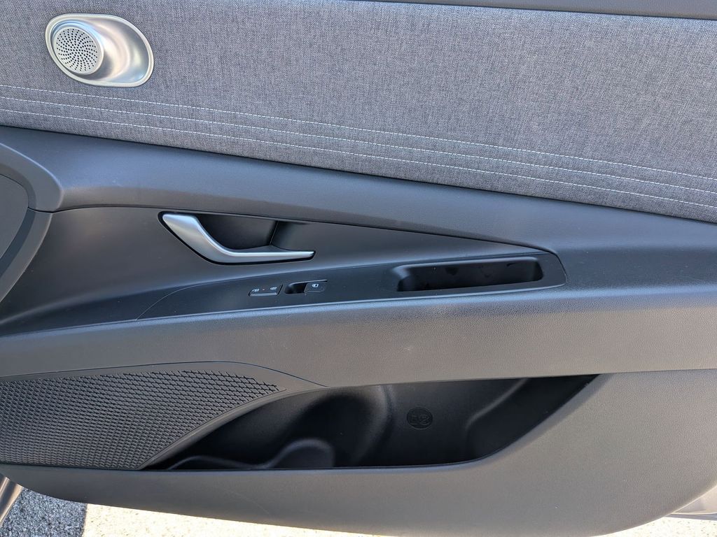 Thumbnail: 2025 Hyundai Elantra - 34