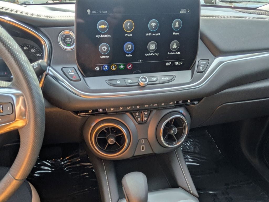 Thumbnail: 2025 Chevrolet Blazer - 18