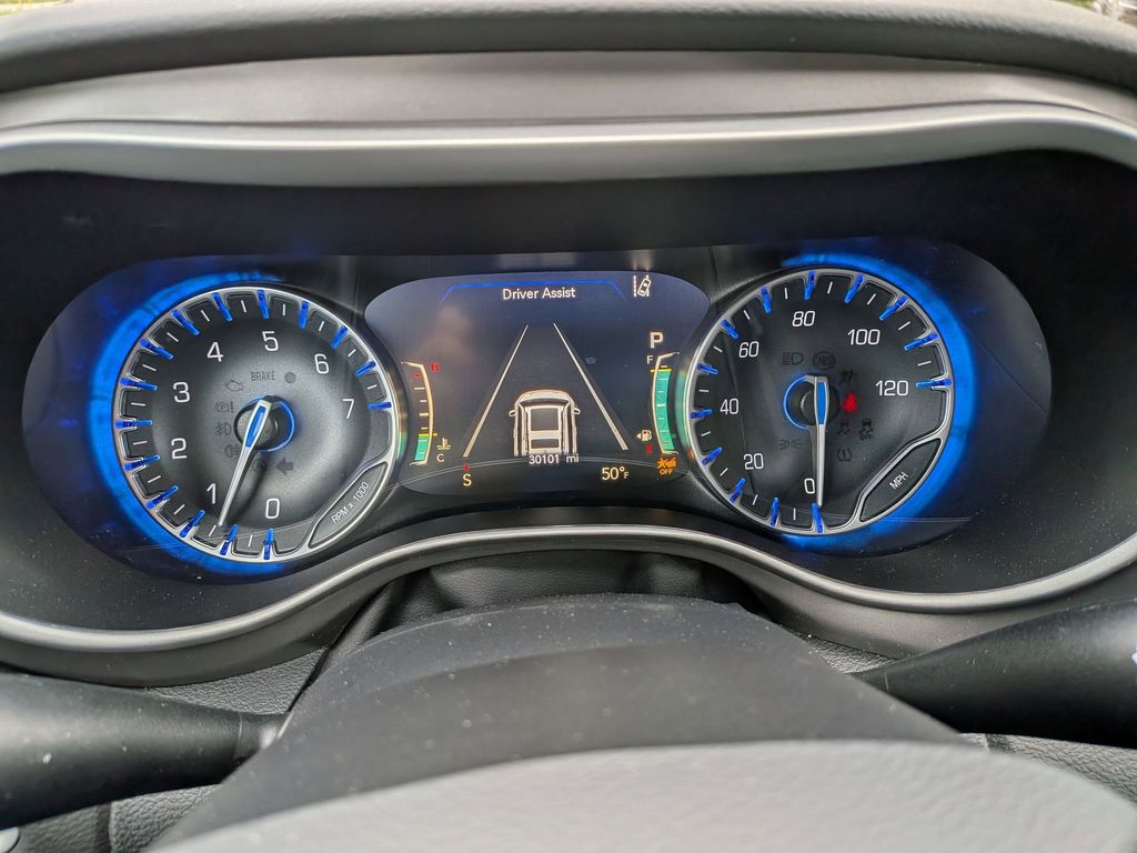 Thumbnail: 2025 Chrysler Pacifica - 16