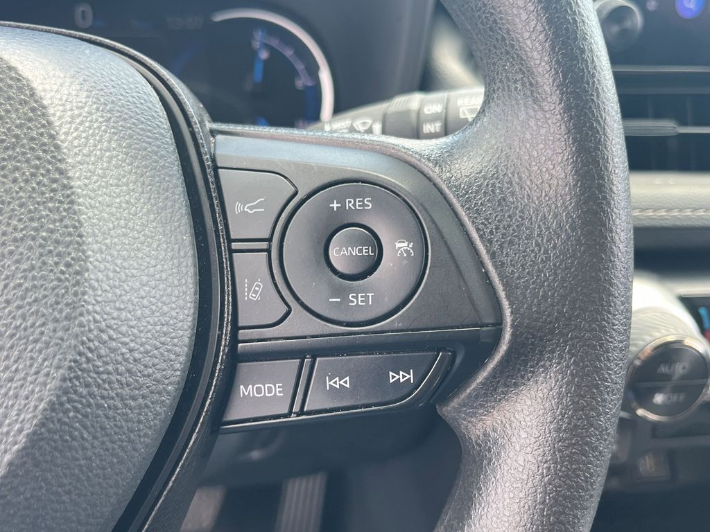 Thumbnail: 2025 Toyota RAV4 - 21