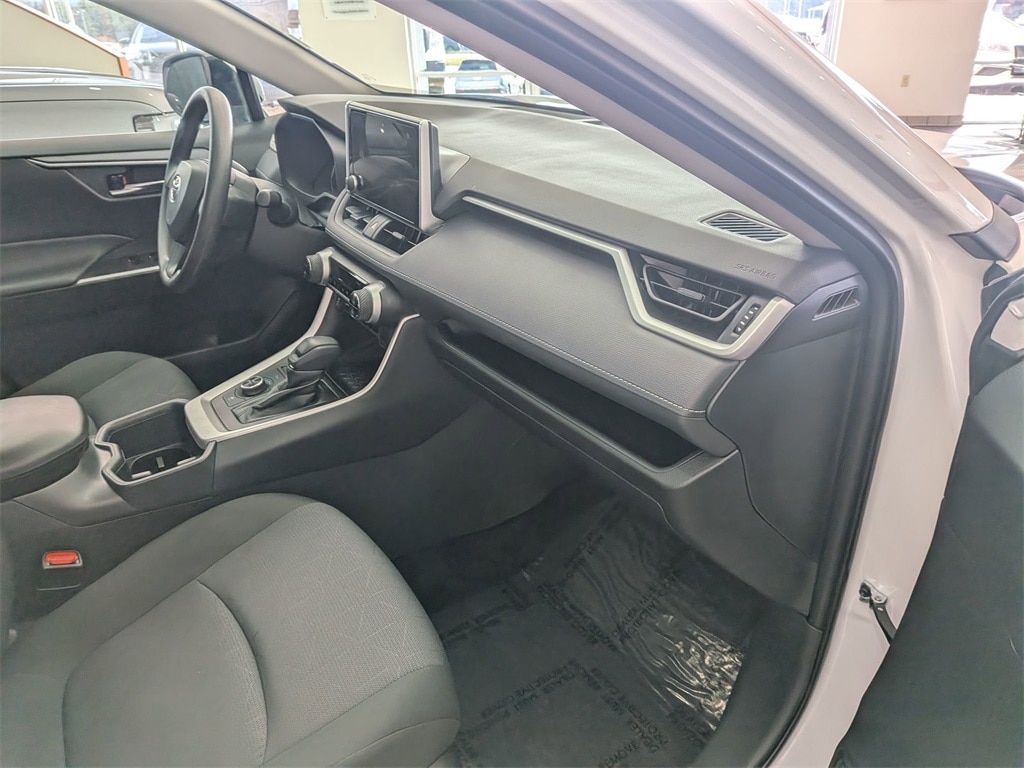 Thumbnail: 2025 Toyota RAV4 - 24