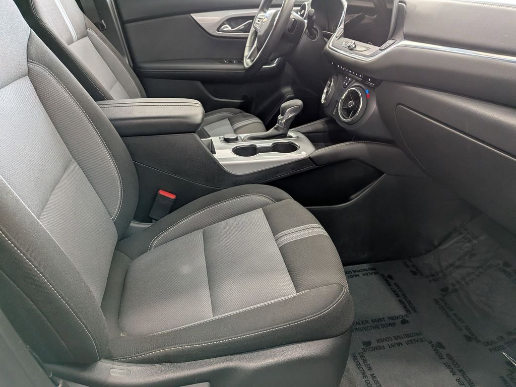 Thumbnail: 2025 Chevrolet Blazer - 29