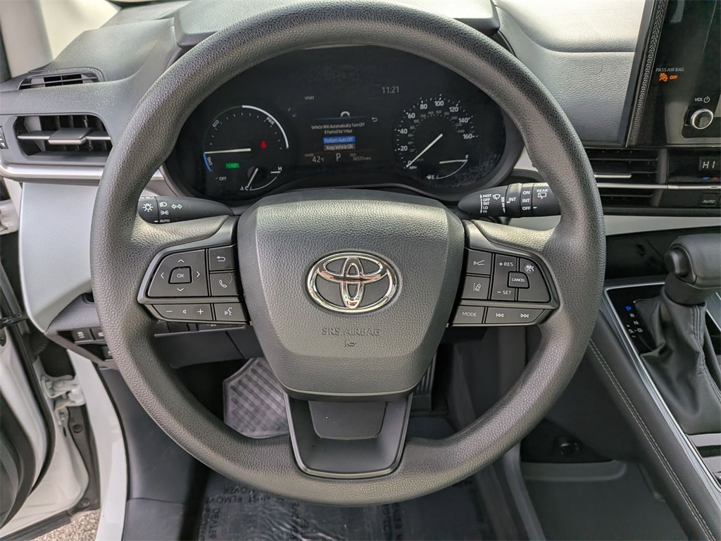 Thumbnail: 2025 Toyota Sienna - 21