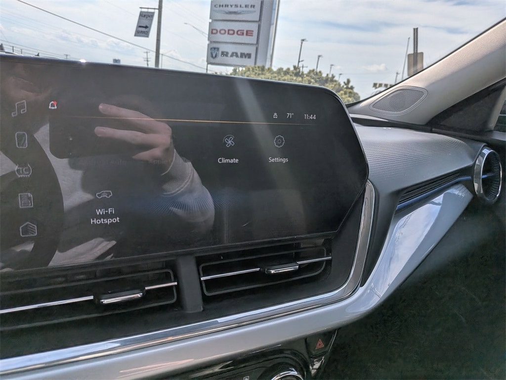 Thumbnail: 2025 Chevrolet Trax - 17