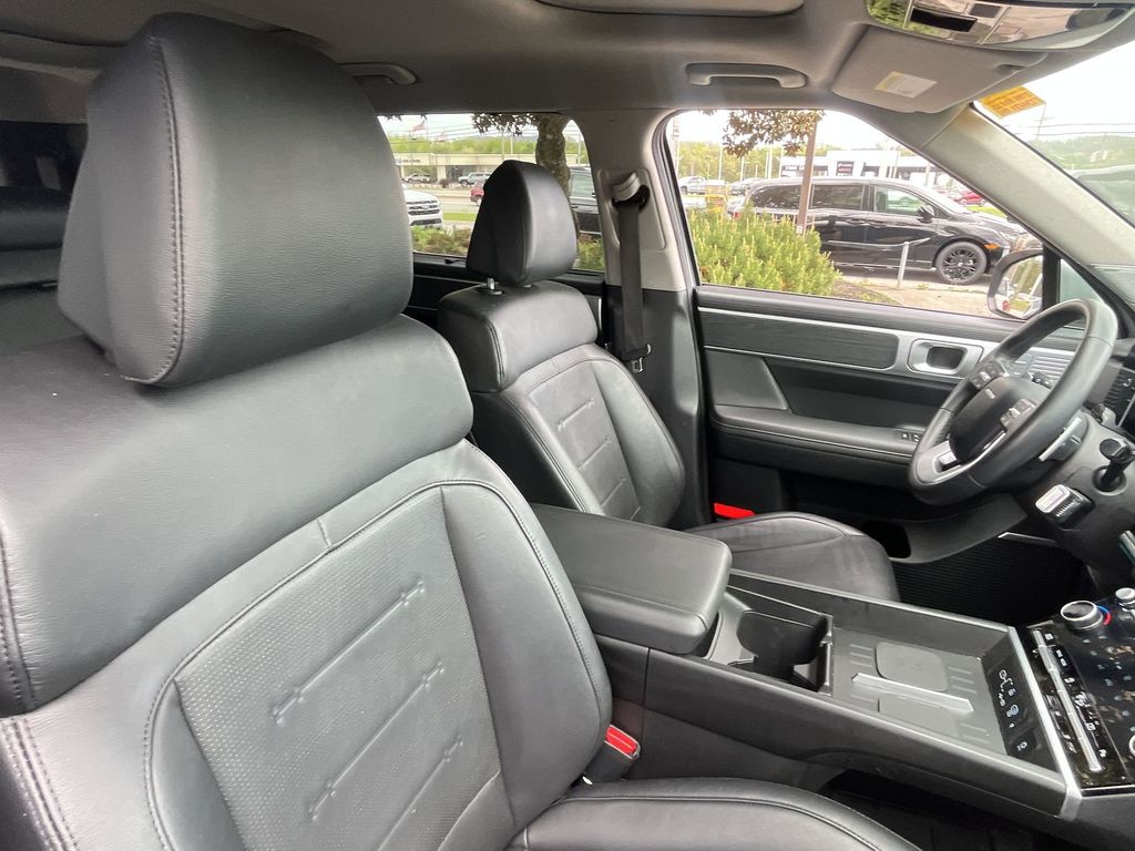 Thumbnail: 2025 Hyundai Santa Fe - 32