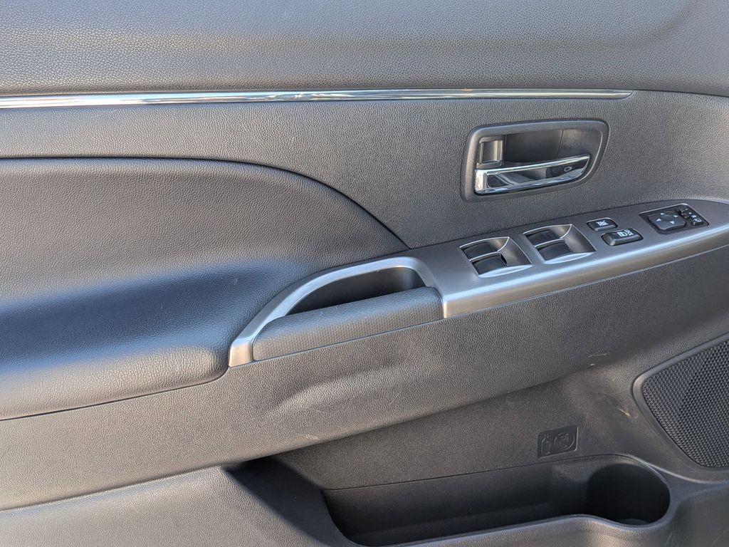 Thumbnail: 2025 Mitsubishi Outlander Sport - 11