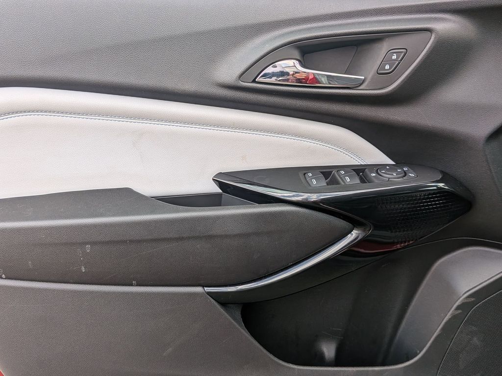 Thumbnail: 2025 Chevrolet Trax - 11