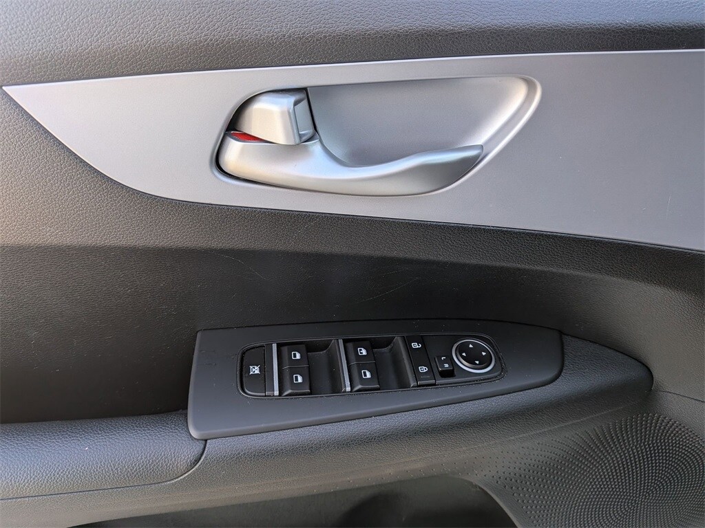 Thumbnail: 2024 Kia Forte - 11