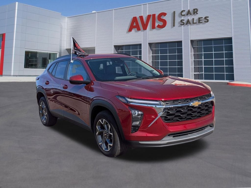 Thumbnail: 2025 Chevrolet Trax - 3