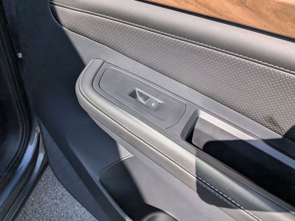 Thumbnail: 2025 Volkswagen Atlas - 23