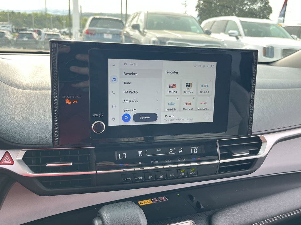 Thumbnail: 2025 Toyota Sienna - 17