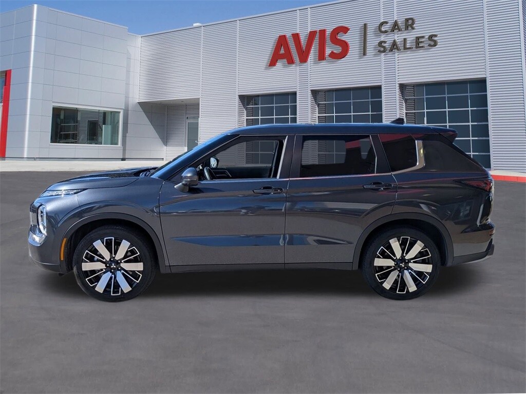 Thumbnail: 2025 Mitsubishi Outlander - 10