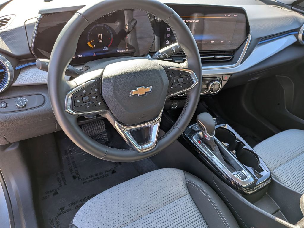 Thumbnail: 2025 Chevrolet Trax - 11