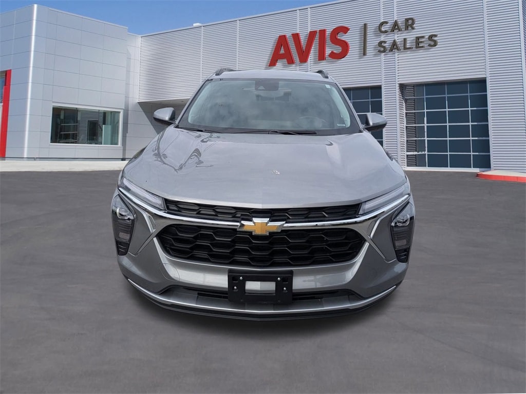 Thumbnail: 2025 Chevrolet Trax - 2