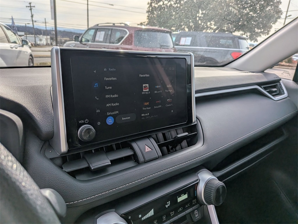 Thumbnail: 2025 Toyota RAV4 - 17